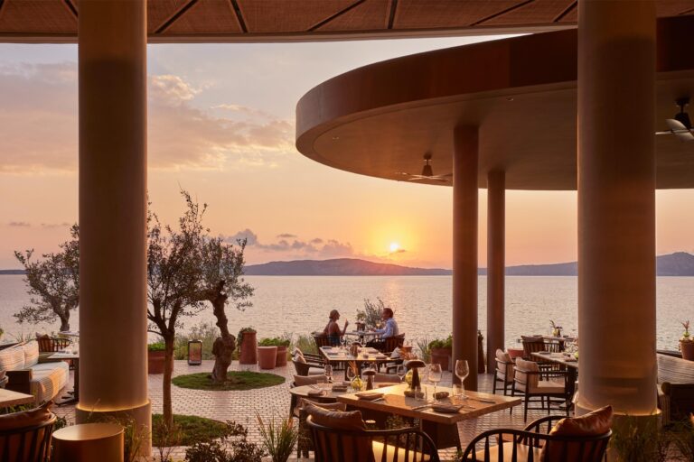 Διάκριση “Five-Star Hotel” για το Mandarin Oriental, Costa Navarino