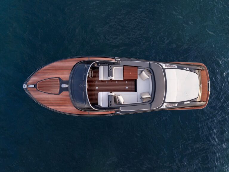 The new Riva Iseo Super