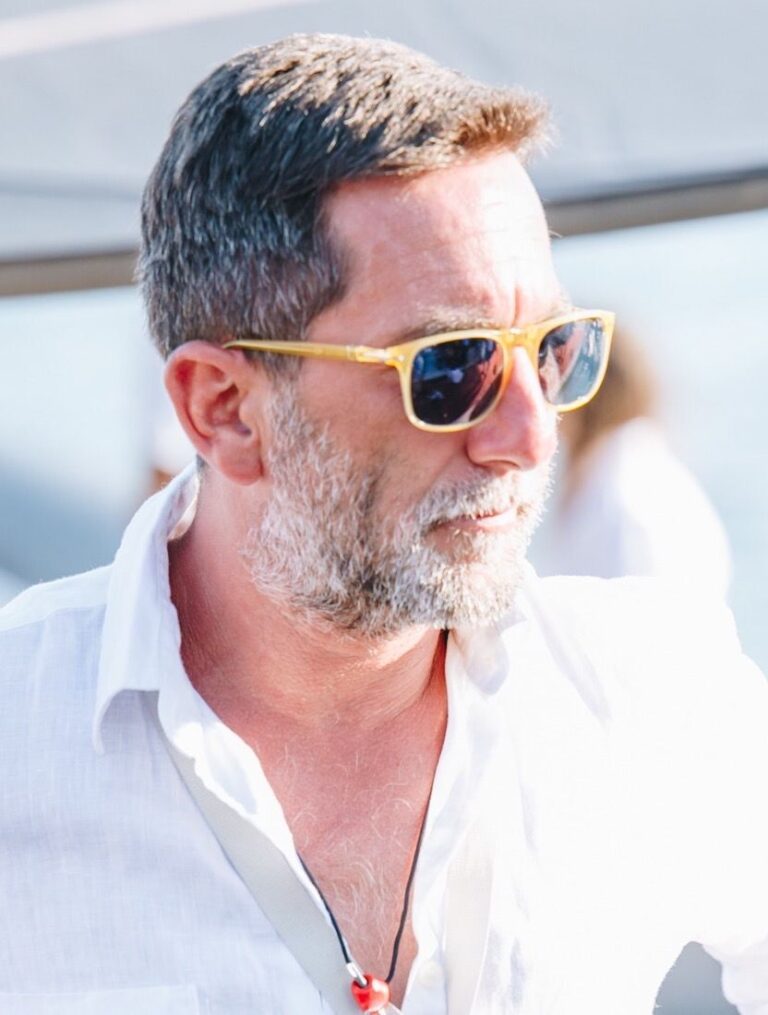 Ο Τεό Λεοντιάδης στην ομάδα της Sea-Alliance Group