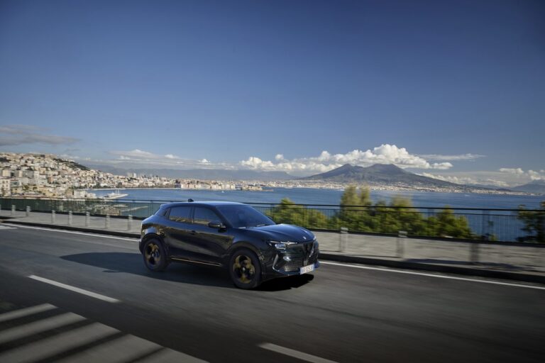 Διαθέσιμη στην Ελλάδα η Alfa Romeo Junior Intensa