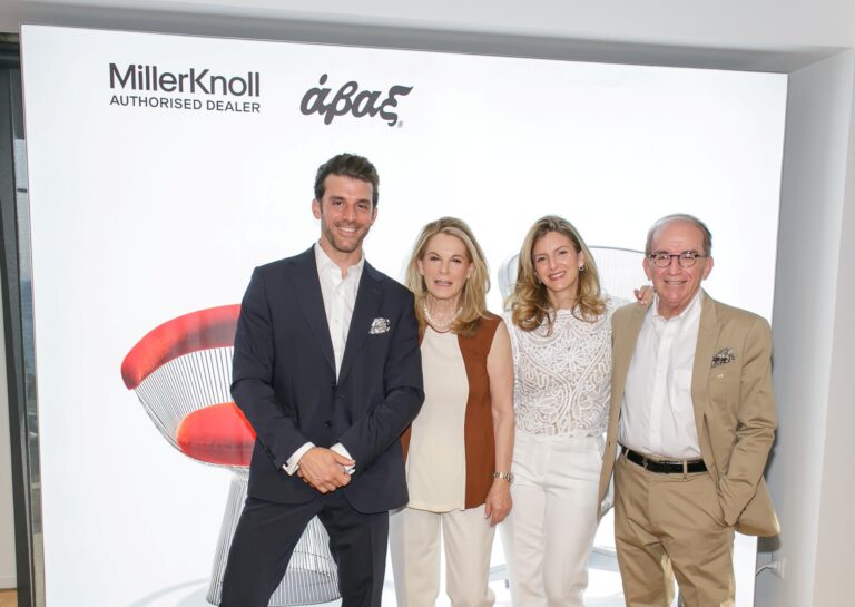 Οικογένεια Κόμη, ΑΒΑΞ: Δημήτρης Κόμη, Ντίνα Κόμη, Λίζα Κόμη, Μιχάλης Κόμης