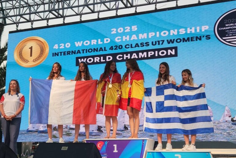 Δύο χρυσά, τρία ασημένια κι ένα χάλκινο μετάλλιο κατέκτησαν οι Έλληνες ιστιοπλόοι στο Παγκόσμιο Πρωτάθλημα 420