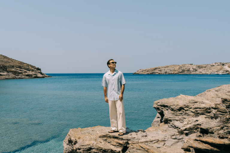 Το One&Only Kéa Island συναντά την Ancient Greek Sandals σε μια συλλεκτική συνεργασία