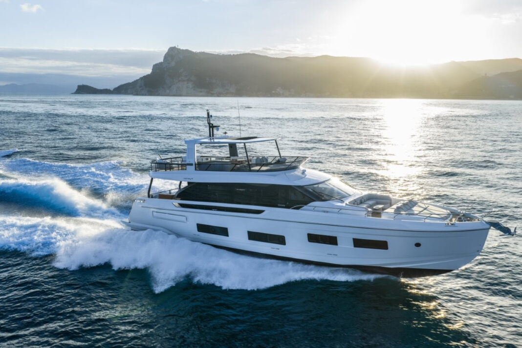 Azimut Yachts: Cannes in Grande Style with Three Grande Series World Premieres and the Brand New Fly 82