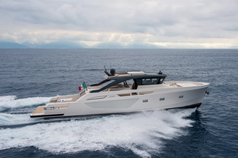 Το μοναδικό ΒG74 στο 5ο Olympic Yacht Show από την EKKA Yachts