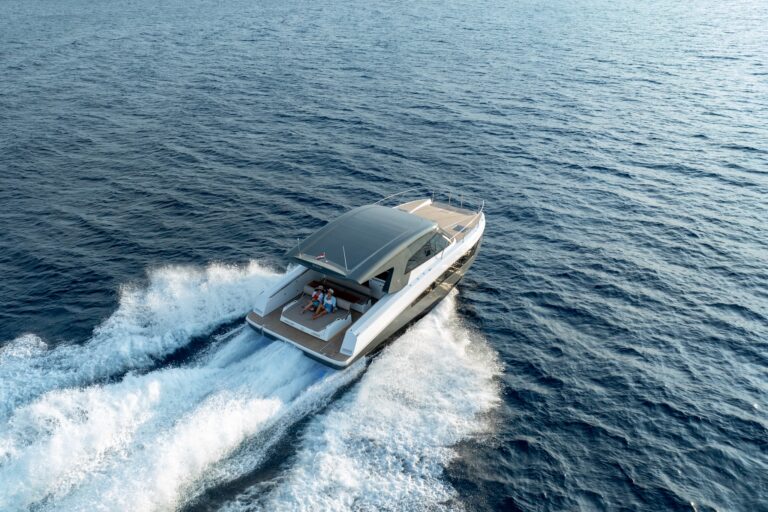 To πρωτοποριακό MAKAI 37 στο Olympic Yacht Show 2025