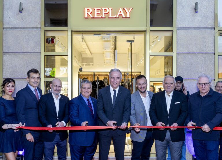 Τα νέα καταστήματα BROOKS BROTHERS και REPLAY άνοιξαν τις πόρτες τους στο Electra Palace