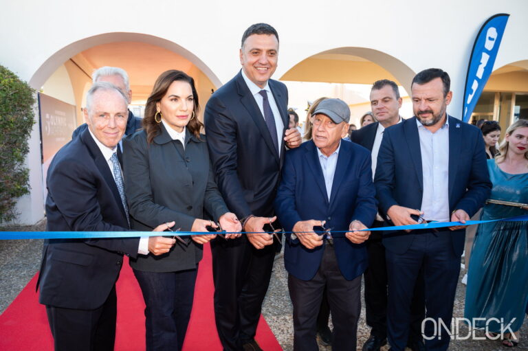 Γεράσιμος Γερολυμάτος, επικεφαλής της Οργανωτικής Επιτροπής του Olympic Yacht Show, Όλγα Κεφαλογιάννη, Υπουργός Τουρισμού, ο Βασίλης Κικίλιας, Υπουργός Ναυτιλίας, Γιώργος Προκοπίου, ιδιοκτήτης της Olympic Marine, Πολυχρόνης Μπαϊρακτάρης, Αντιπεριφερειάρχης Πολιτικής Προστασίας.