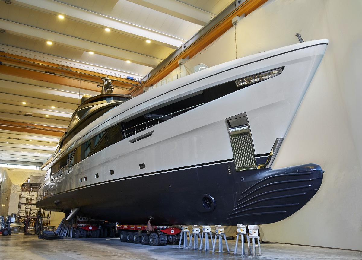 Admiral Yachts vLaunches the first Hull of the New Semi-Custom Panorama Line