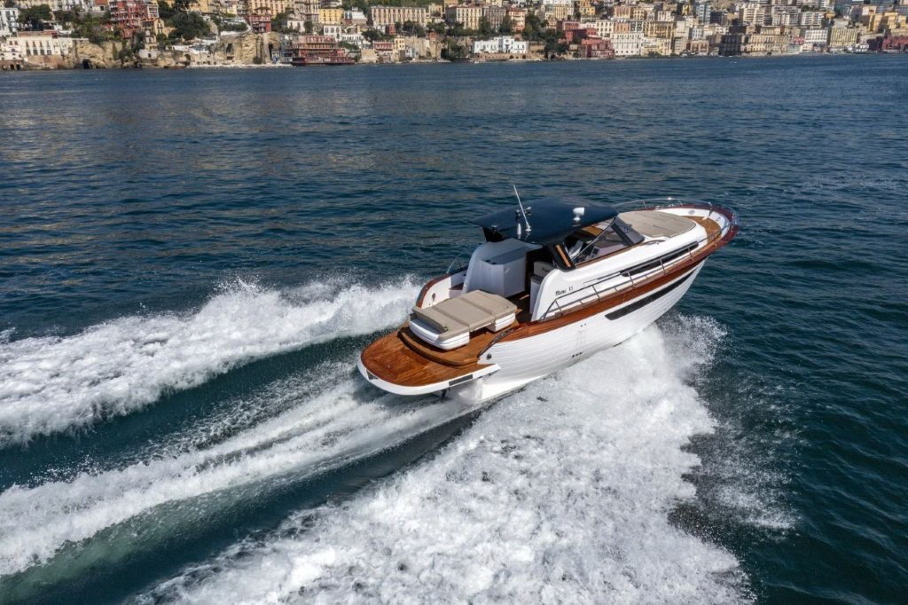 Libeccio 11 Cabin New Version 2023 Running_03