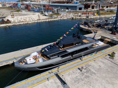 ISA Yachts: Launches the first ISA Viper 130 in Ancona