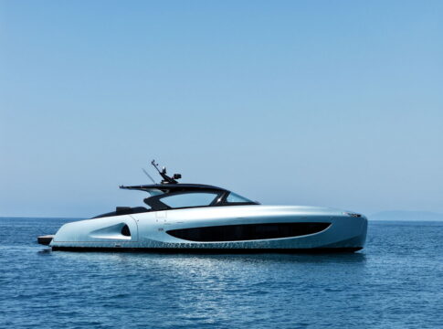 Icona 70 wins Best Exterior Design Award at the World Yachts Trophies
