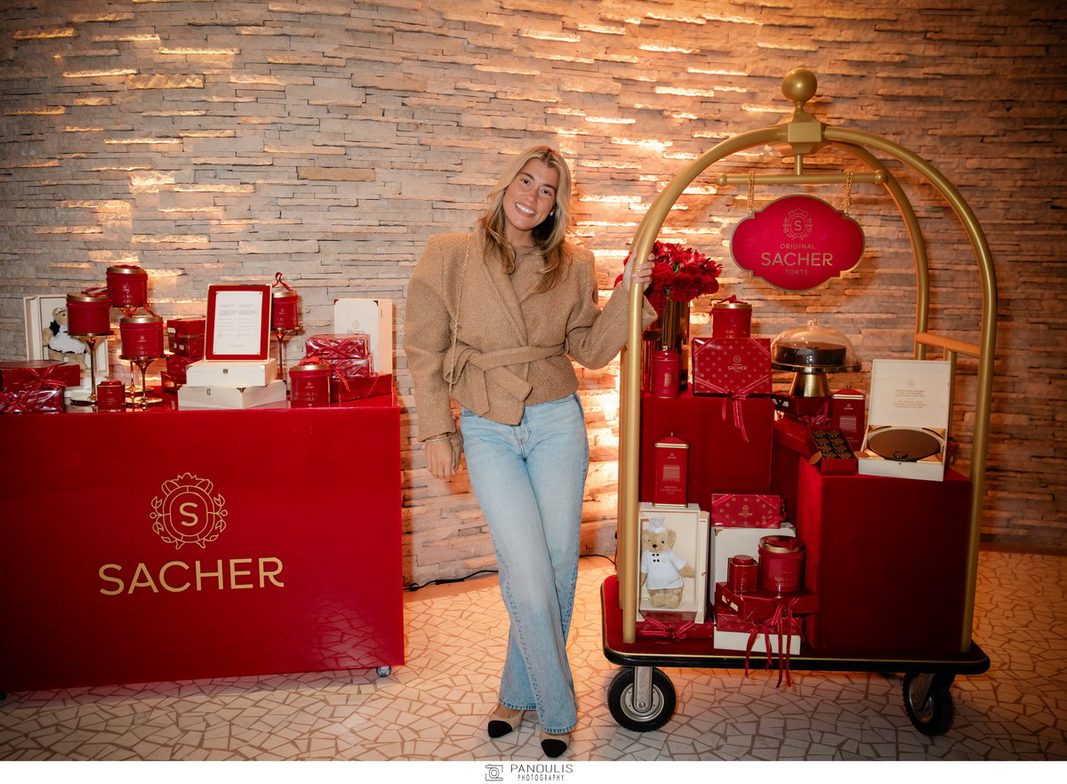 Γεύση Βιέννης στο One&Only Aesthesis: Παρουσίαση του Sacher pop-up